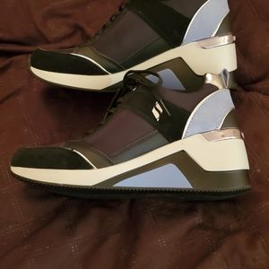 Skechers Million High N' Fly Sneaker